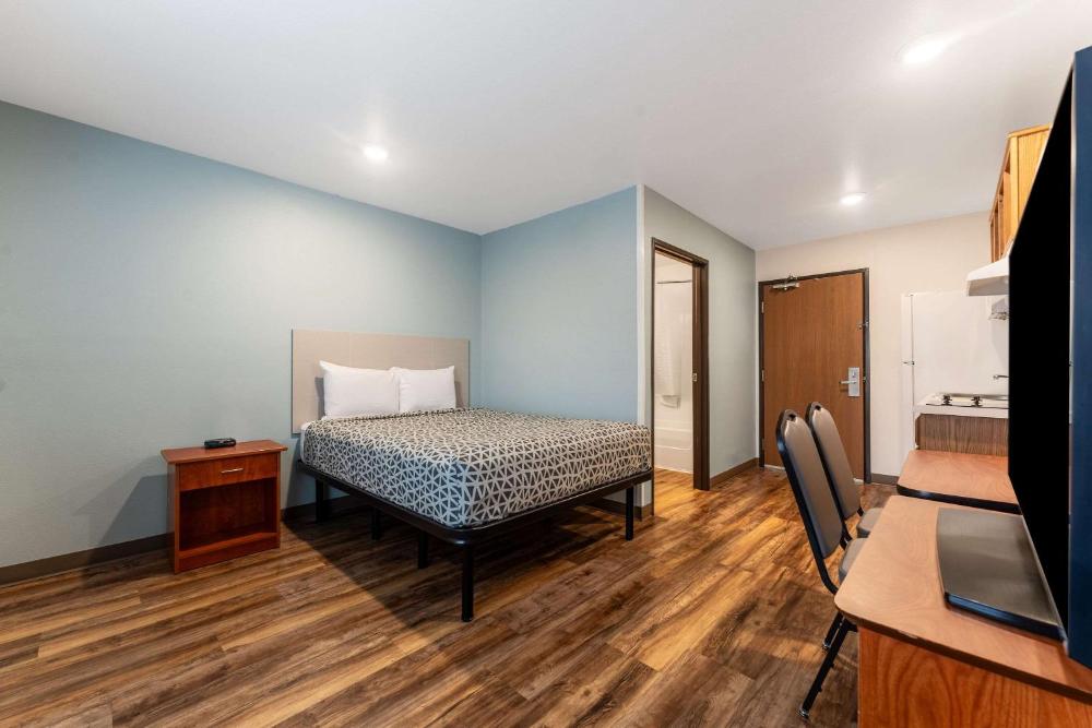Standard Double Room with Sofa Bed - Non-Smoking interior